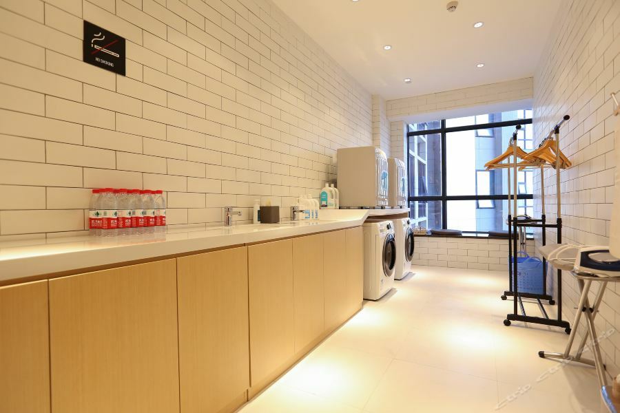 Atour Hotel Maoming Buitenkant foto